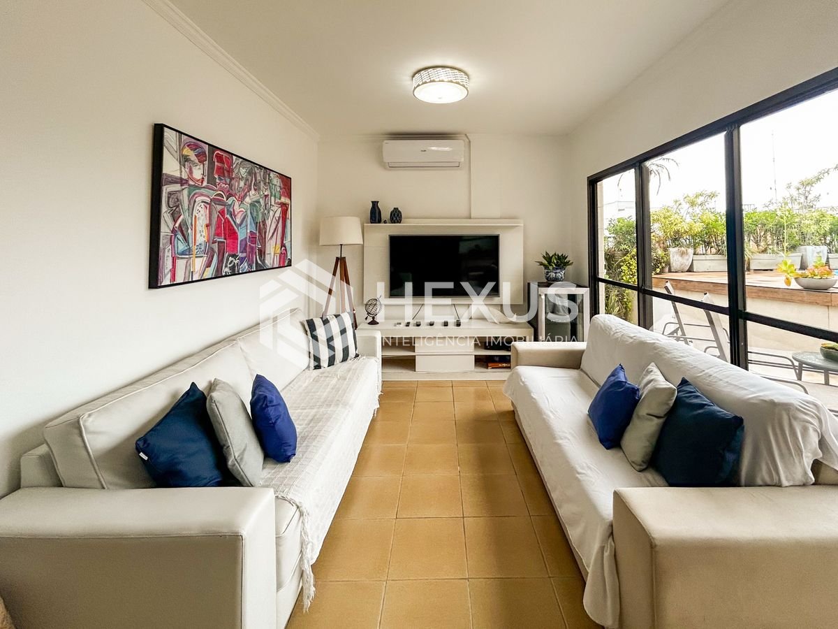 Foto 3 de Apartamento com varanda a 300m da praia na Enseada, Guarujá