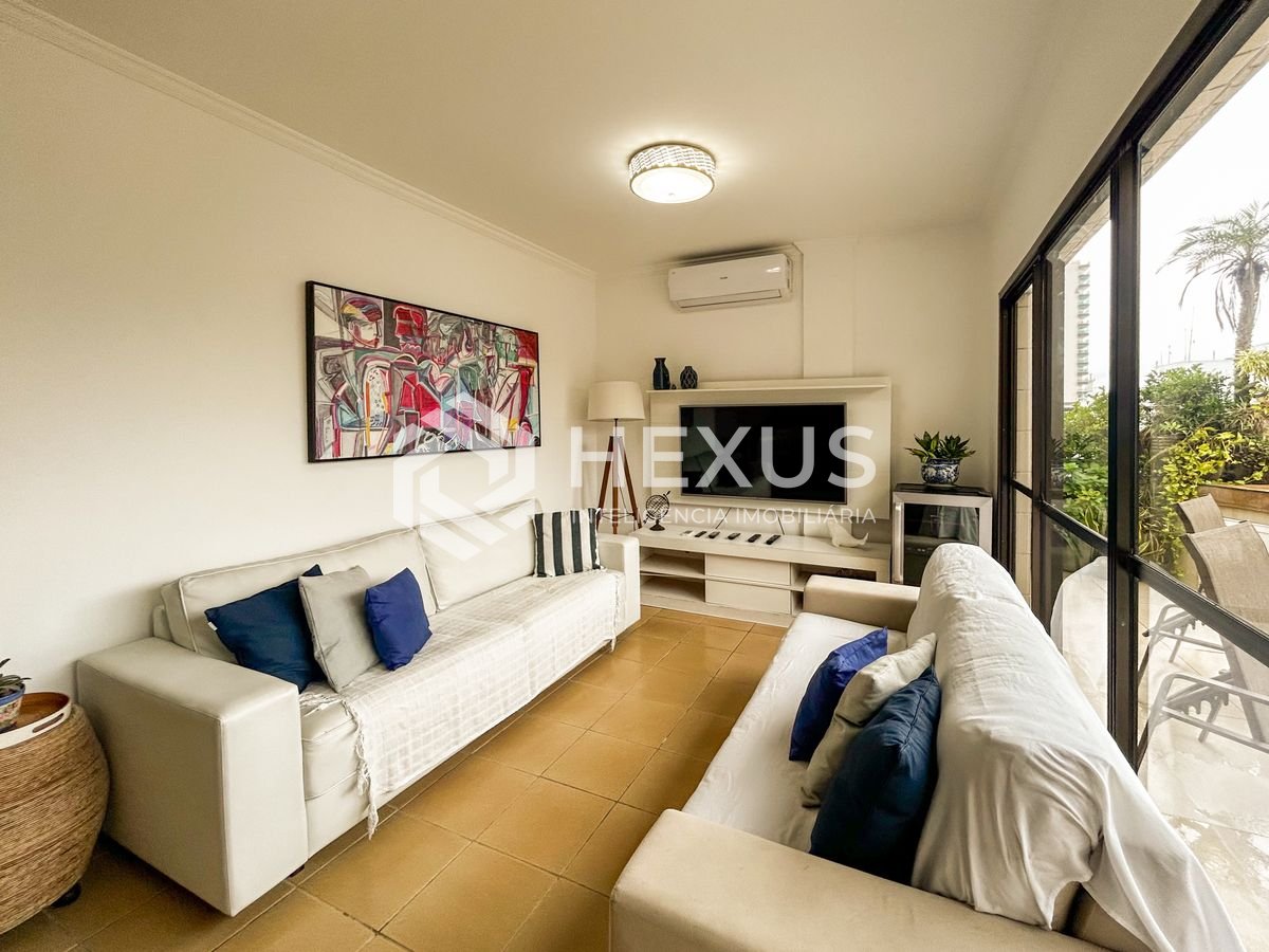 Foto 5 de Apartamento com varanda a 300m da praia na Enseada, Guarujá