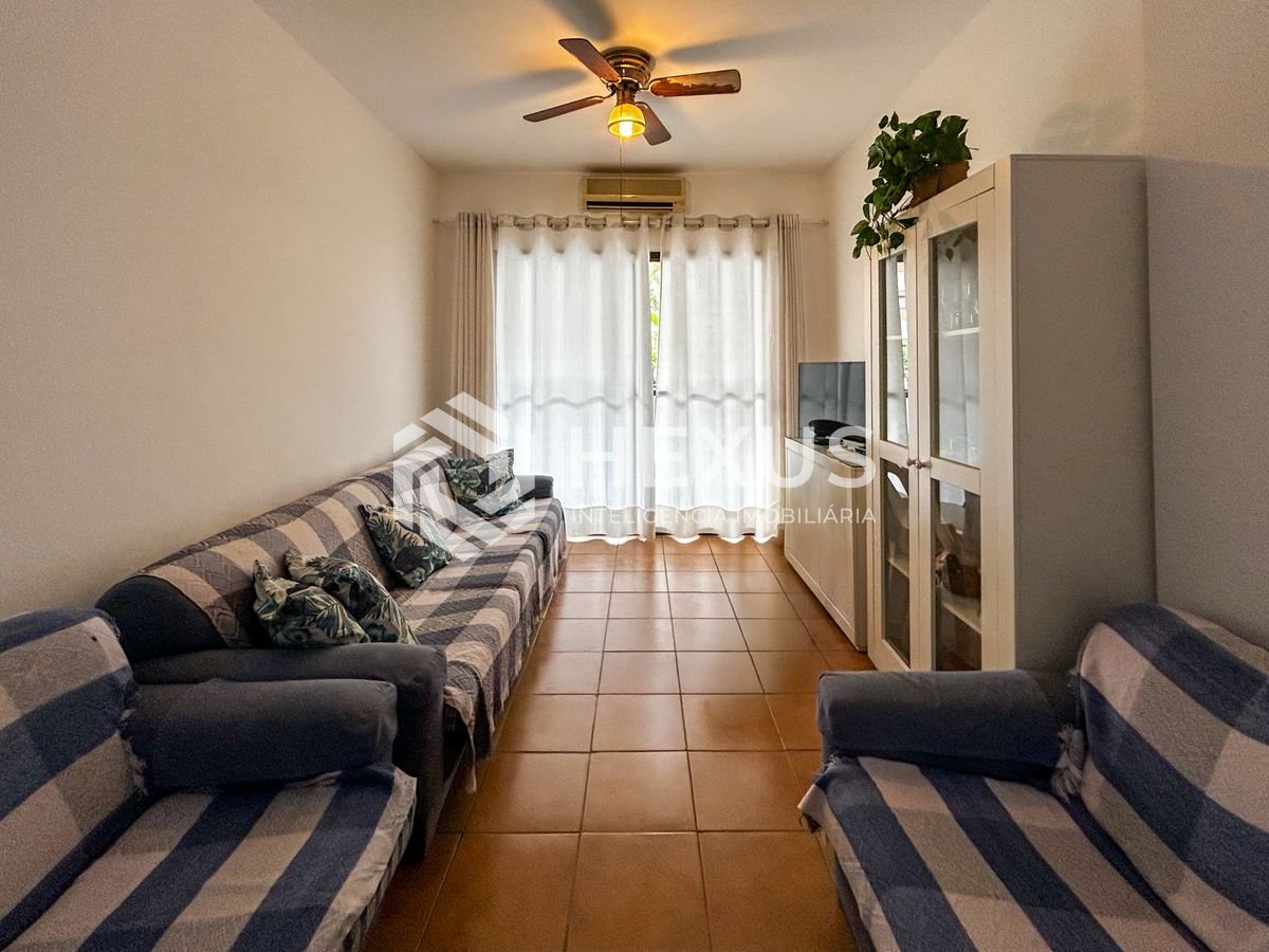 Foto 3 de Apartamento com varanda a 300m da praia na Enseada, Guarujá
