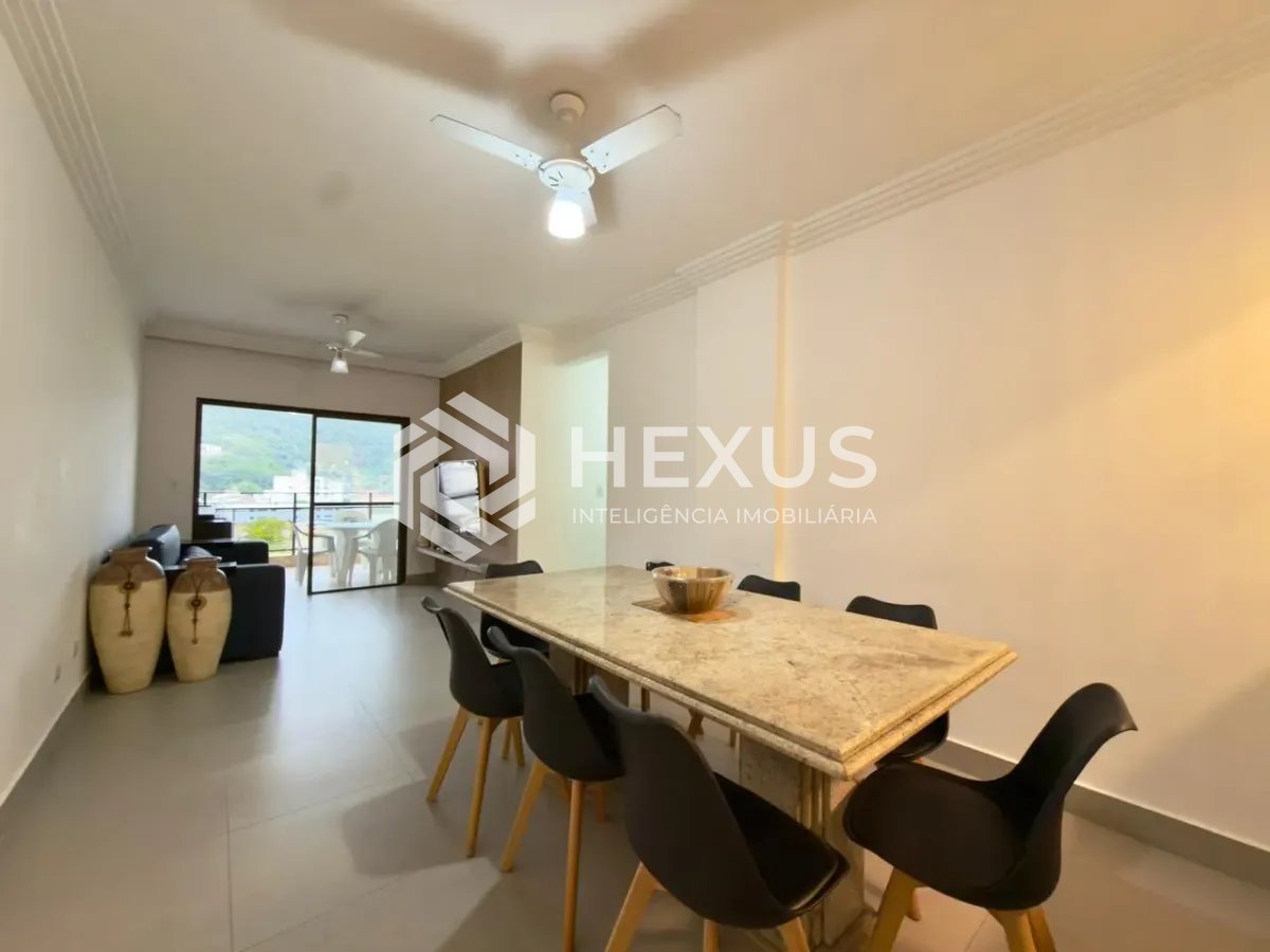 Foto 5 de Apartamento reformado com varanda vista mar e lazer a 300m da praia na Enseada, Guarujá