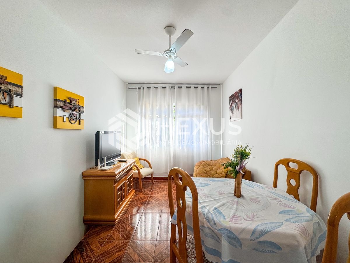 Foto 3 de Apartamento a 160m da praia no Jardim Astúrias, Guarujá