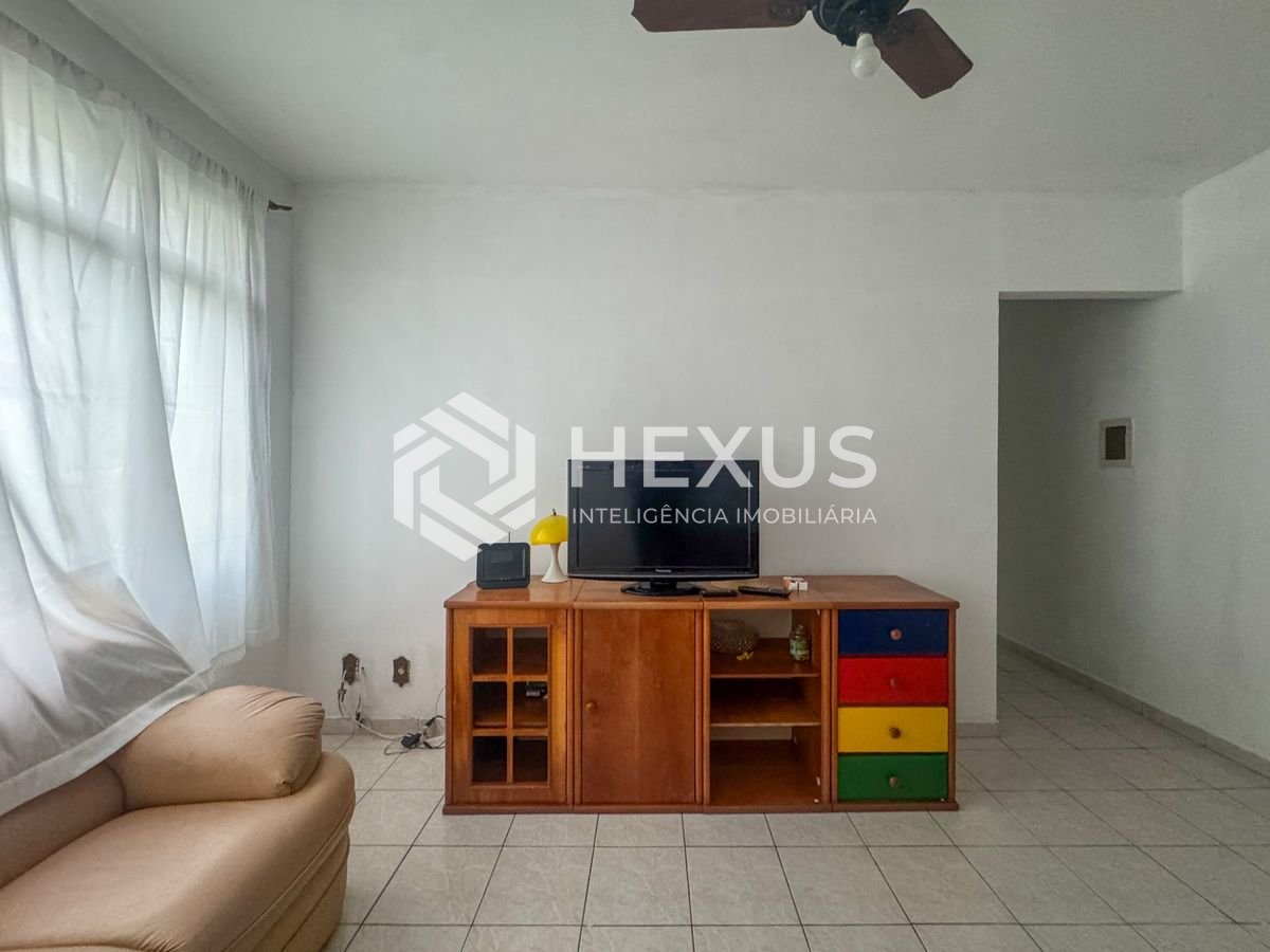 Foto 2 de Apartamento a 150m da praia no Jardim Astúrias, Guarujá