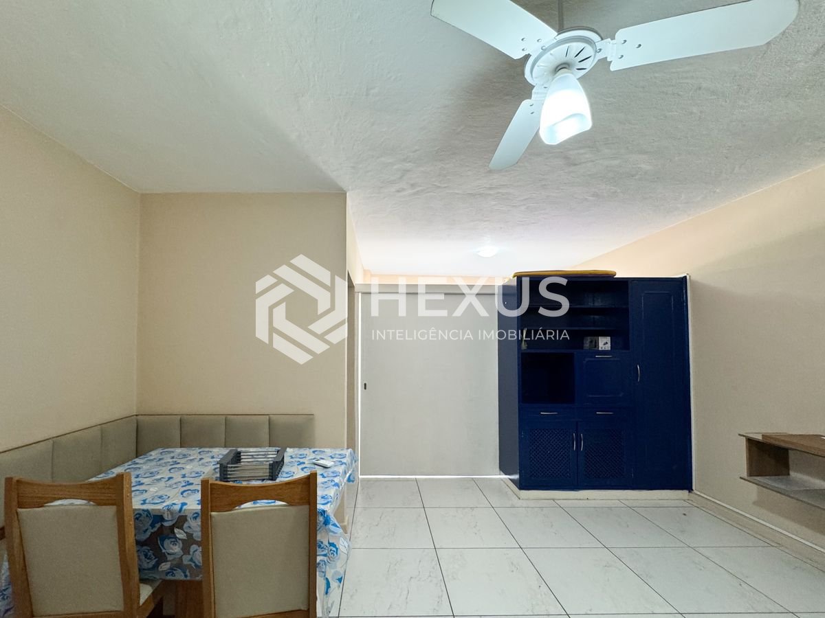 Foto 3 de Apartamento a 1 quadra da praia nas Pitangueiras, Guarujá