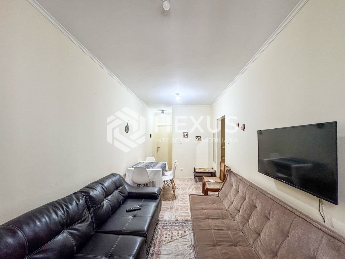 Foto 4 de Apartamento com varanda vista mar a 2 quadras da praia nas Pitangueiras, Guarujá