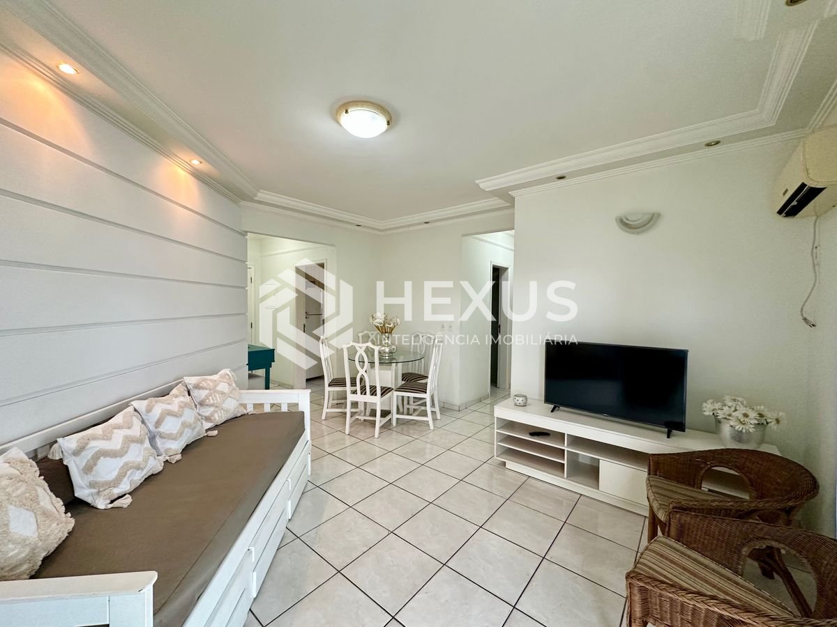 Foto 2 de Apartamento com varanda e lazer a 400m da praia na Enseada, Guarujá