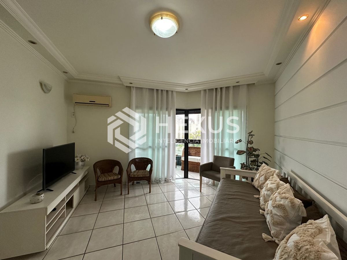 Foto 4 de Apartamento com varanda e lazer a 400m da praia na Enseada, Guarujá