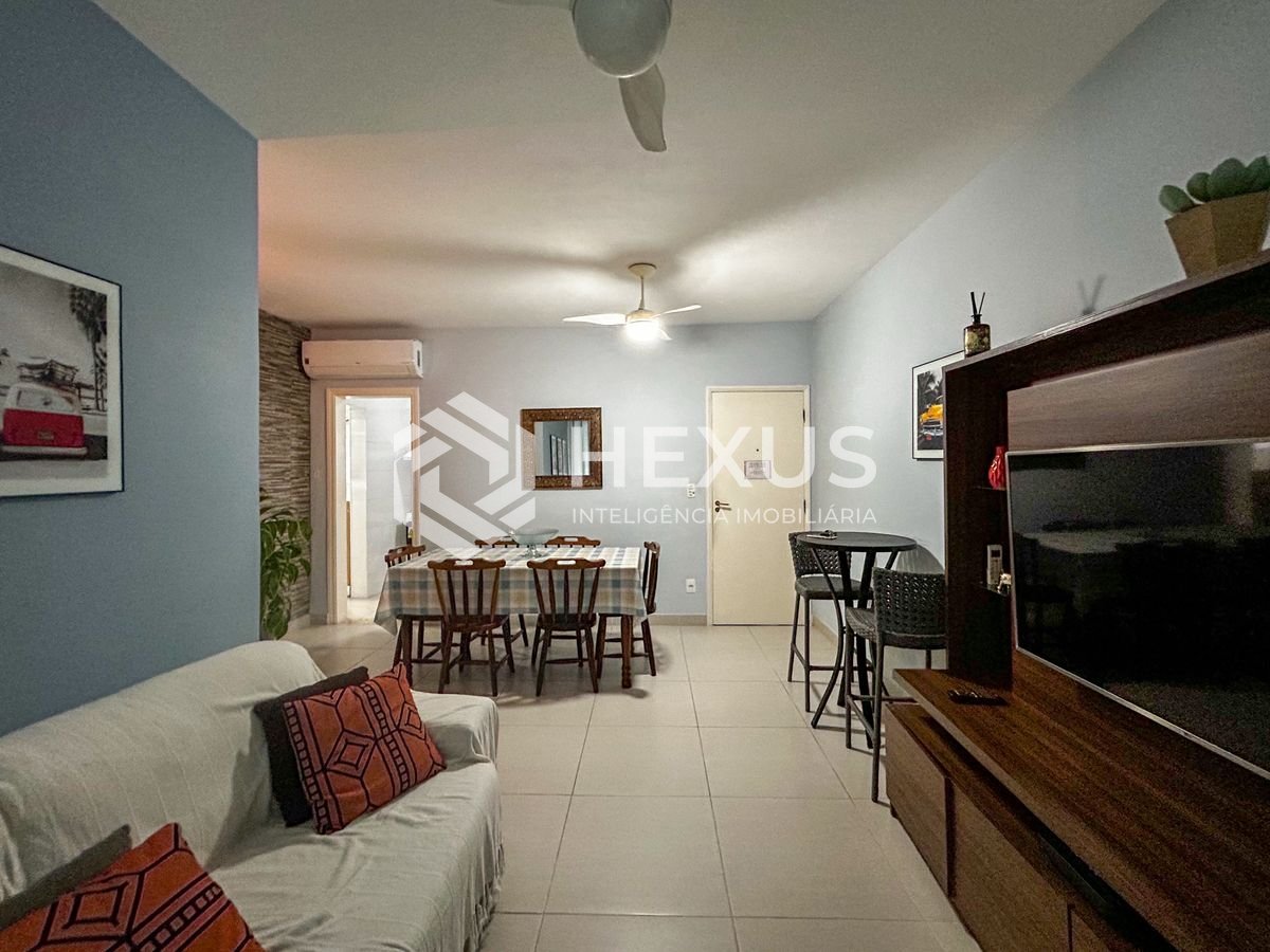 Foto 3 de Apartamento com varanda e lazer a 300m da praia na região do Aquário na Enseada, Guarujá