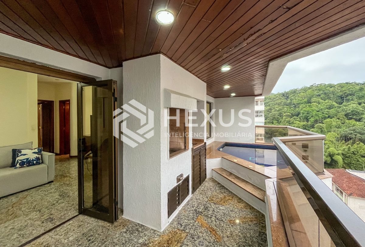 Foto 3 de Apartamento com varanda gourmet e lazer a 300m da praia nas Pitangueiras, Guarujá