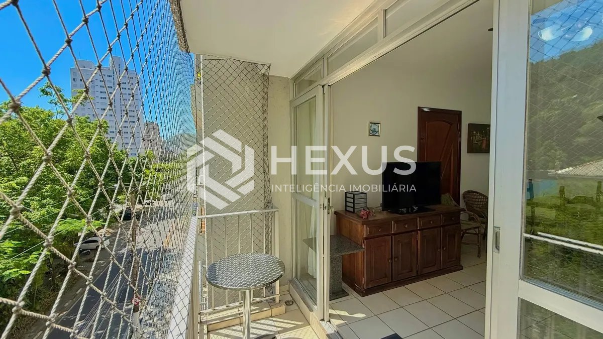 Foto 5 de Apartamento com varanda e lazer a 150m da praia na região da Barra Funda nas Pitangueiras, Guarujá