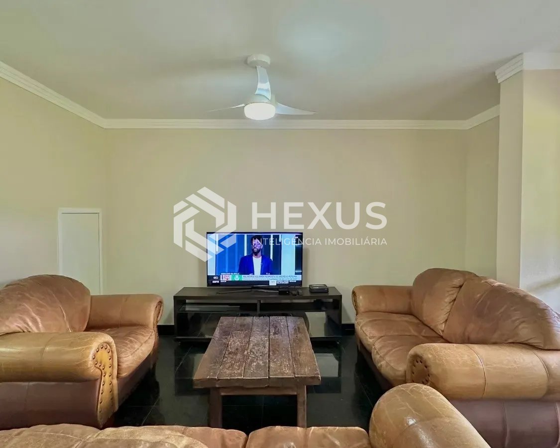 Foto 5 de Apartamento Duplex reformado com varanda e lazer a 600m da praia na Enseada, Guarujá