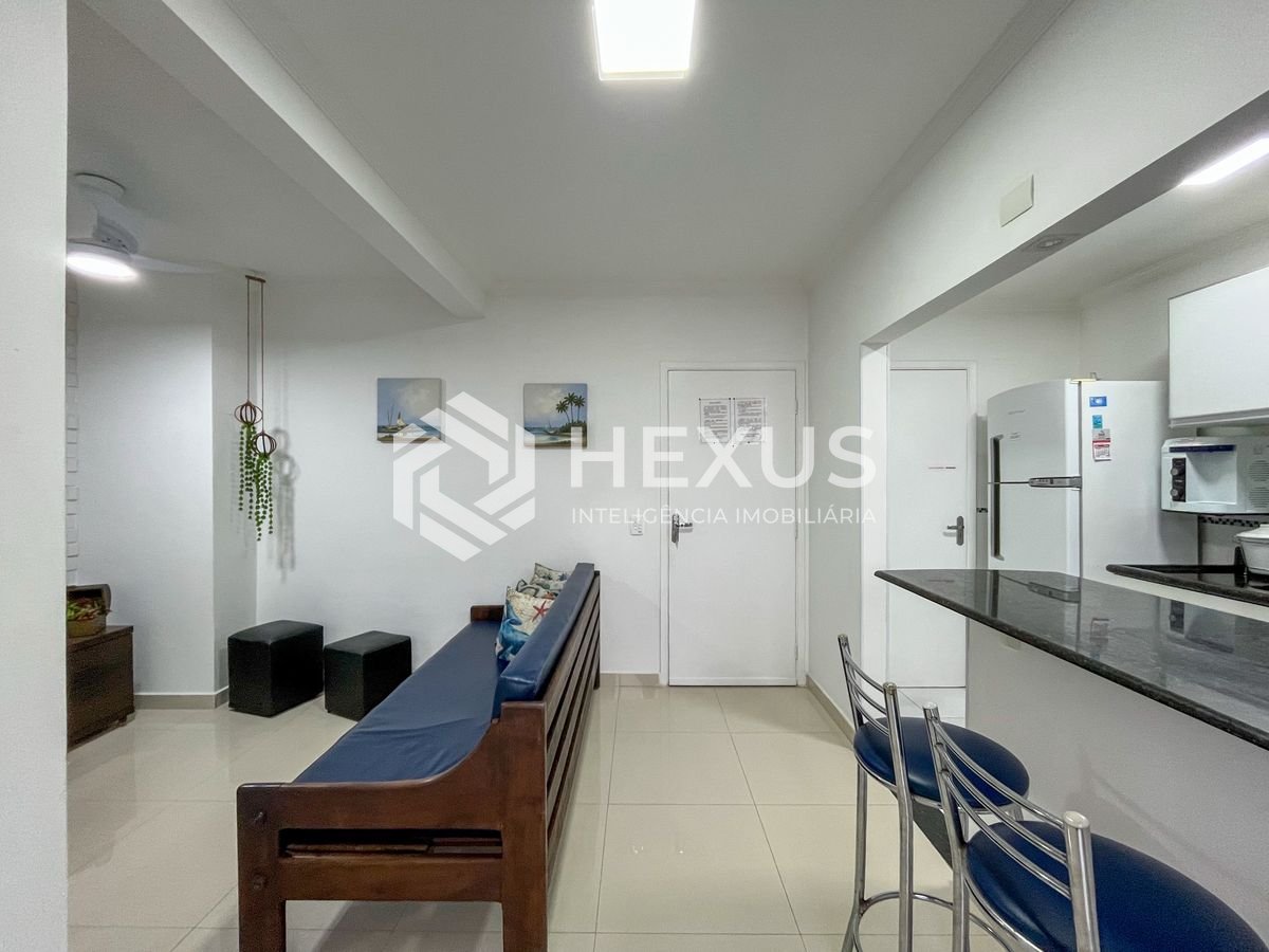 Foto 5 de Apartamento com varanda e lazer a 1 quadra da praia nas Pitangueiras, Guarujá