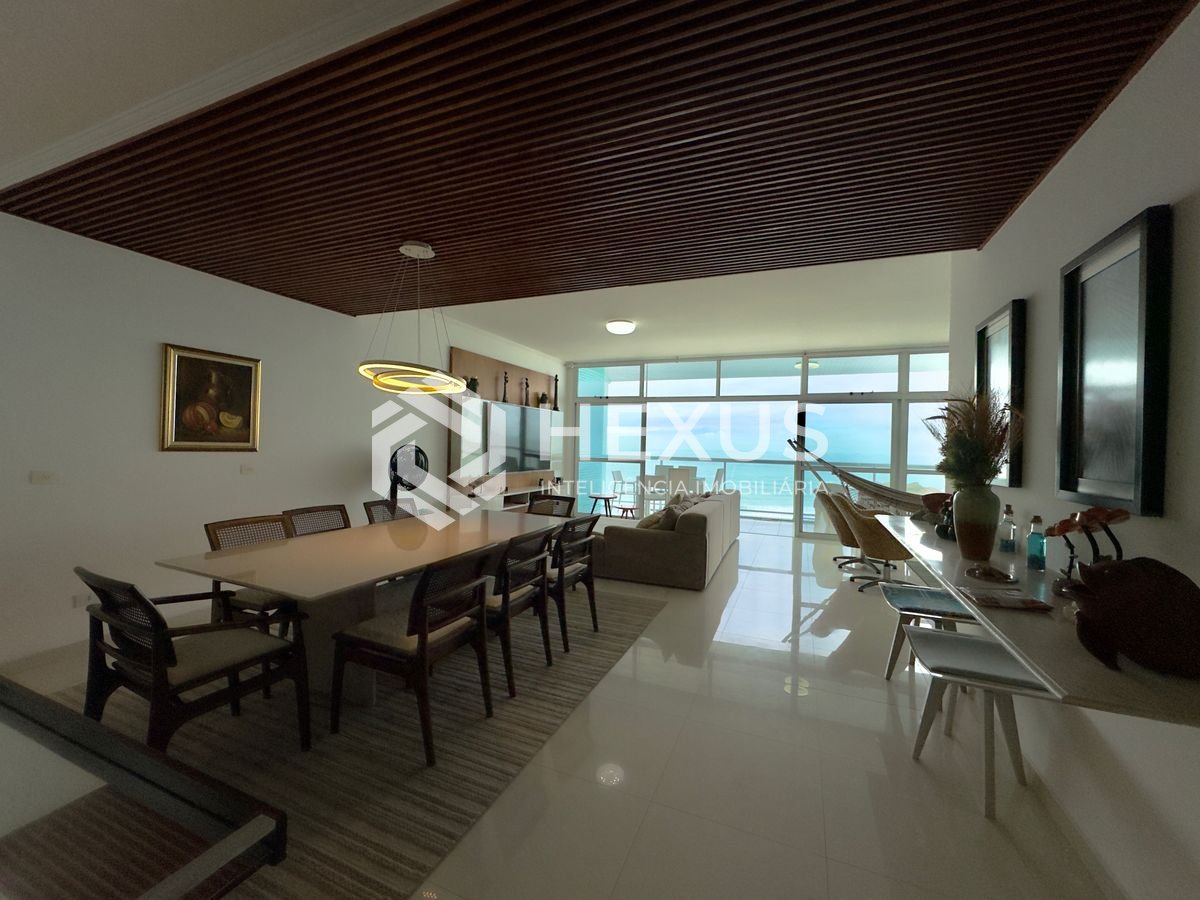 Foto 4 de Apartamento frente mar com varanda vista mar nas Pitangueiras, Guarujá