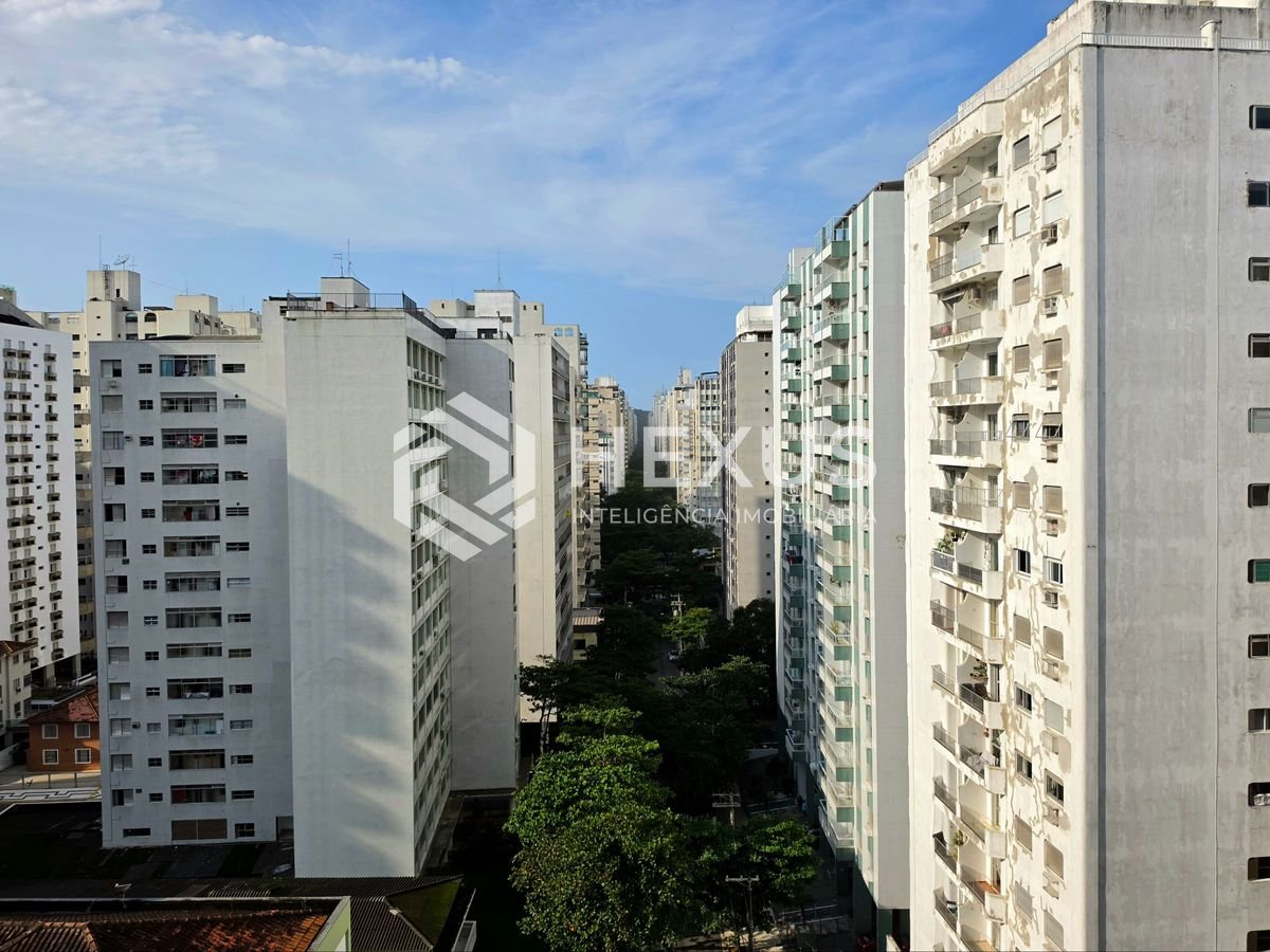 Foto 2 de Apartamento com varanda nas Pitangueiras, Guarujá
