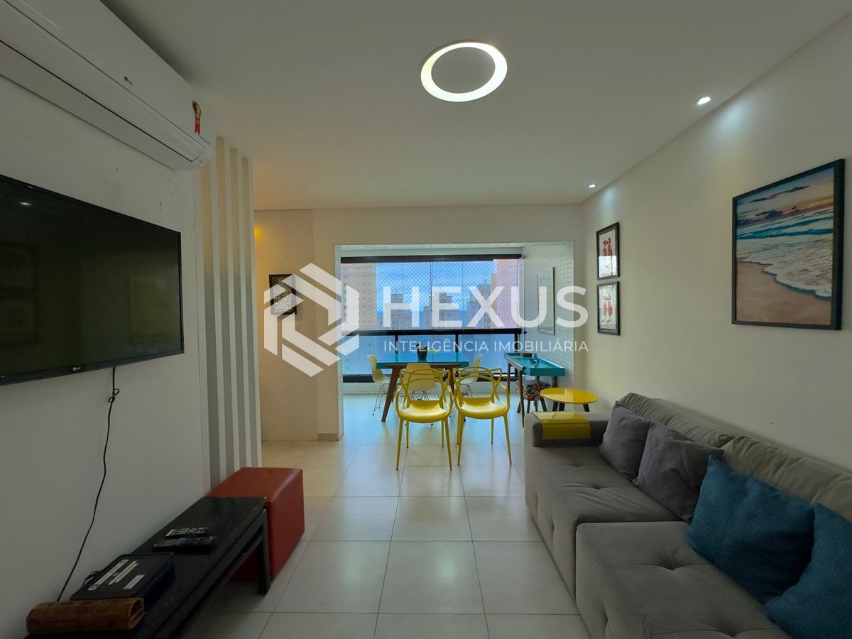 Foto 5 de Apartamento reformado com varanda vista mar e lazer nas Pitangueiras, Guarujá