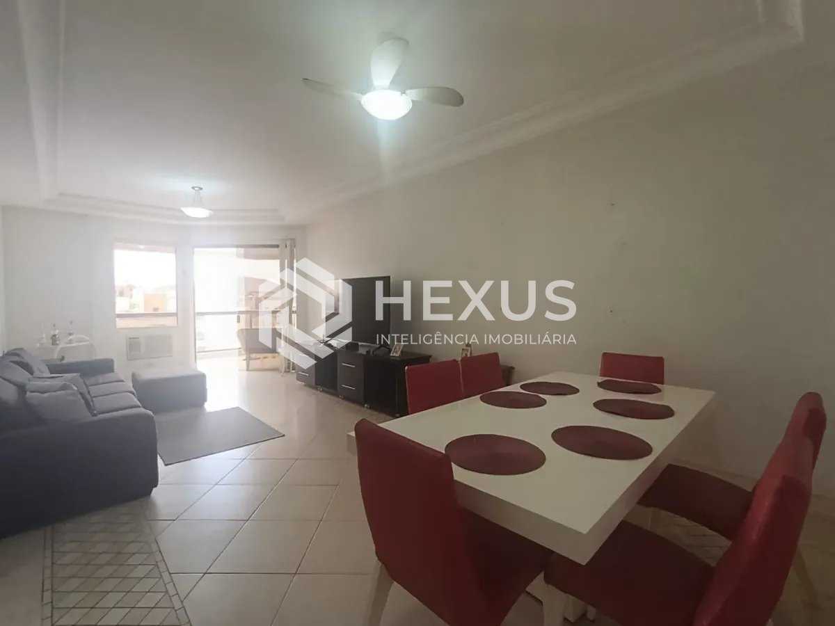 Foto 3 de Apartamento com varanda e lazer na Enseada, Guarujá