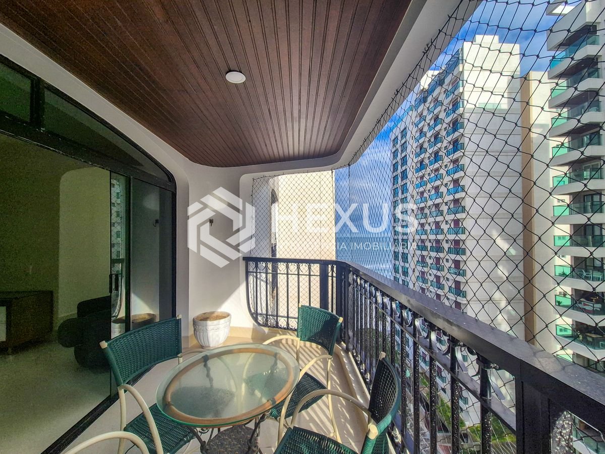 Foto 3 de Apartamento beira mar com varanda vista mar e lazer nas Pitangueiras, Guarujá