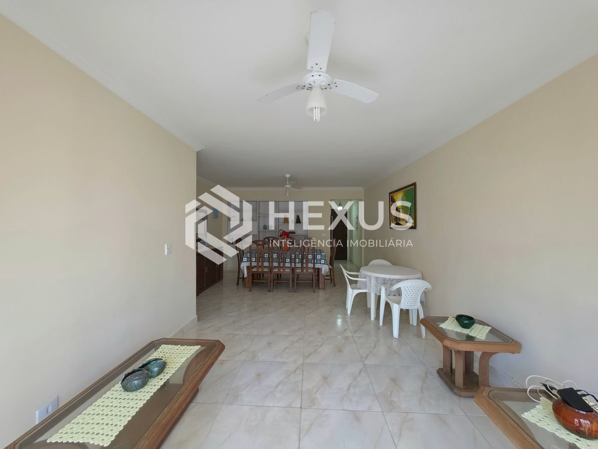 Foto 3 de Apartamento com varanda vista mar e lazer nas Pitangueiras, Guarujá