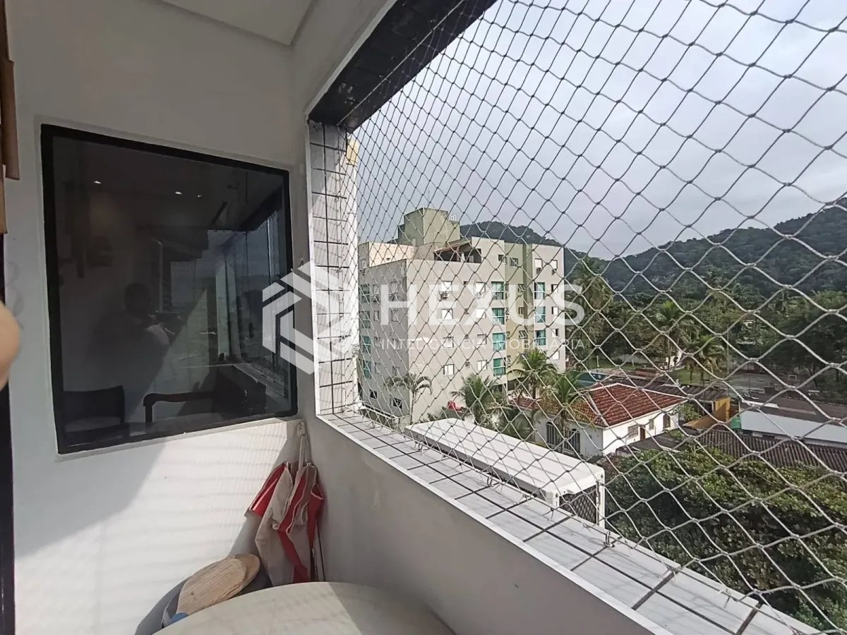 Foto 4 de Apartamento com varanda a 500m da praia na Enseada, Guarujá