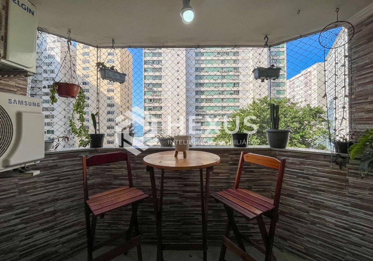 Foto 2 de Apartamento com varanda vista mar e lazer nas Pitangueiras, Guarujá