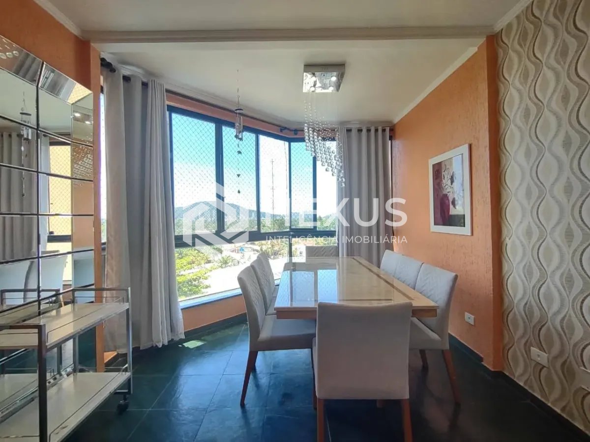 Foto 3 de Apartamento com varanda e lazer na Enseada, Guarujá