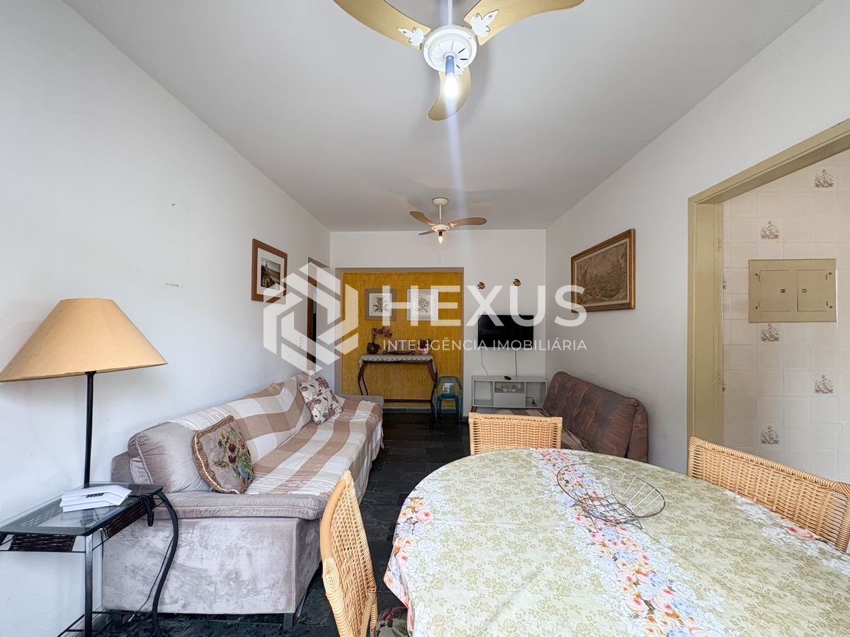 Foto 4 de Apartamento com varanda a 500m da praia no Jardim Astúrias, Guarujá