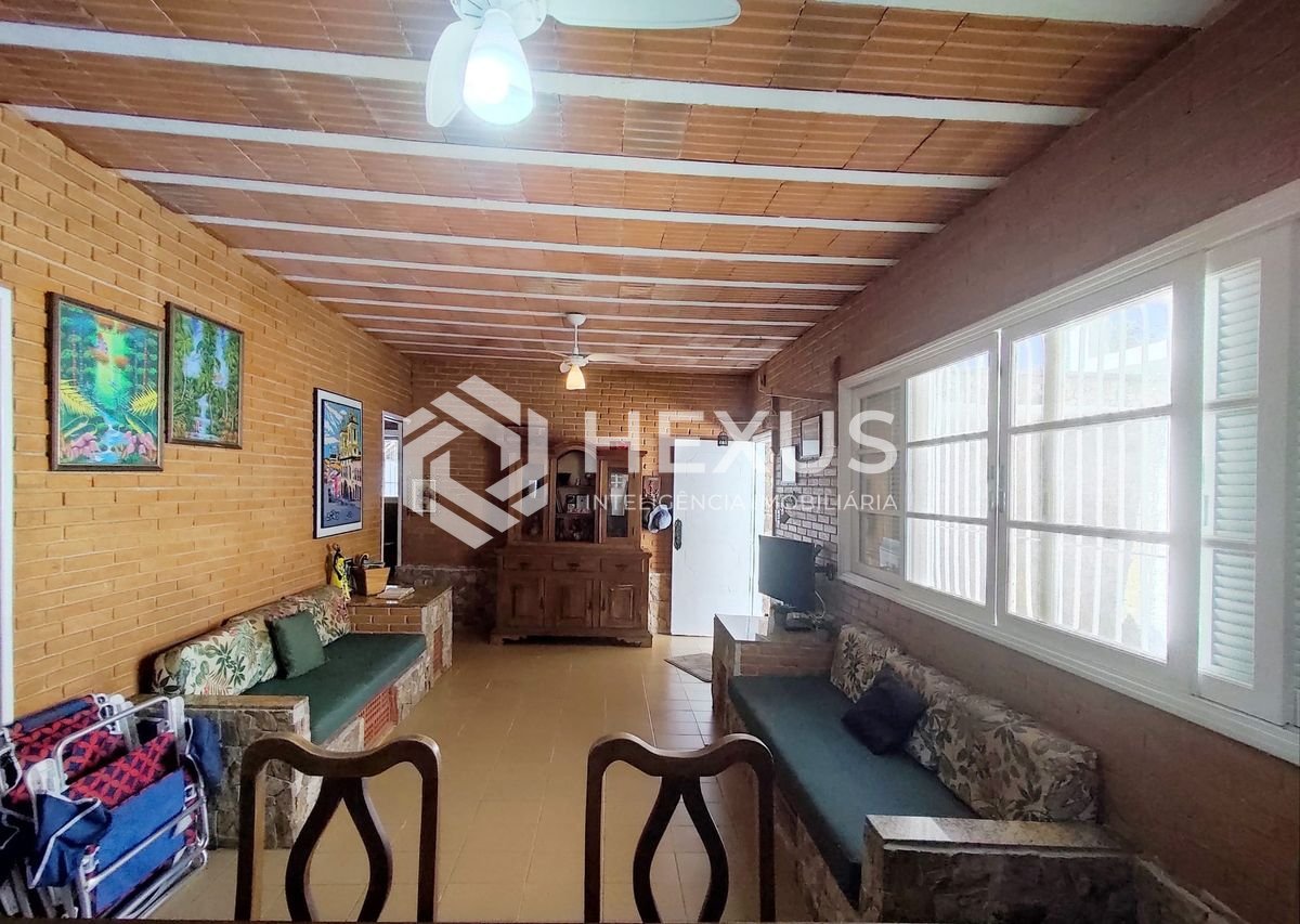 Foto 4 de Casa plana com piscina, área gourmet e edícula a venda na Praia do Guaiuba, Guaruja