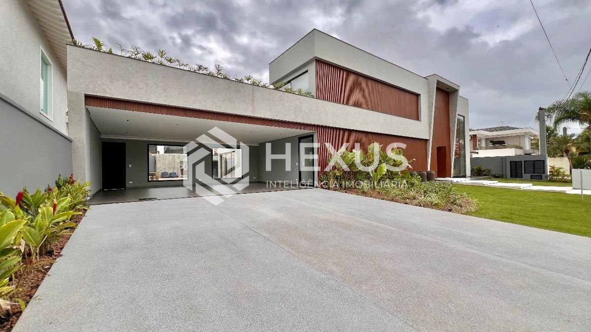 Foto 3 de Casa nova reformada com piscina e área gourmet no Acapulco, Guaruja