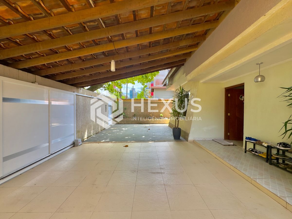 Foto 4 de Casa de alto padrão na Praia das Astúrias, Guaruja