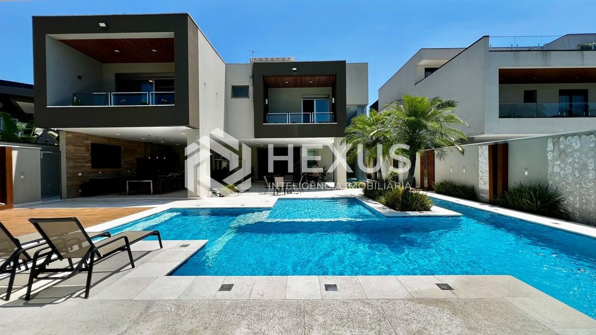 Foto 4 de Mansão de Alto Padrão no Jardim Acapulco – Reformada, Mobiliada, com Luxo, Espaço e Exclusividade no Guarujá