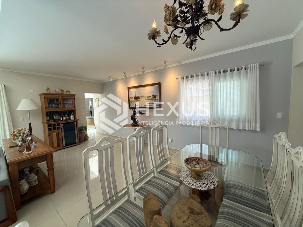 Foto 4 de Casa reformada com piscina e área gourmet no Jardim Pernambuco I, Guaruja