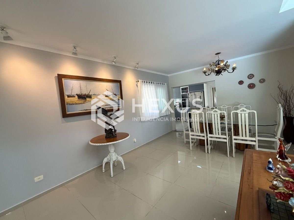 Foto 5 de Casa reformada com piscina e área gourmet no Jardim Pernambuco I, Guaruja