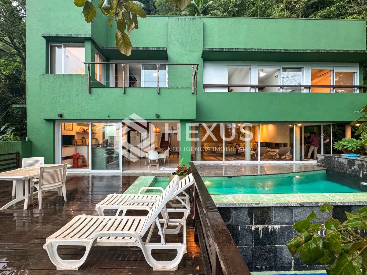 Foto 3 de Casa de praia com piscina e churrasqueira no Sítio São Pedro, Guaruja
