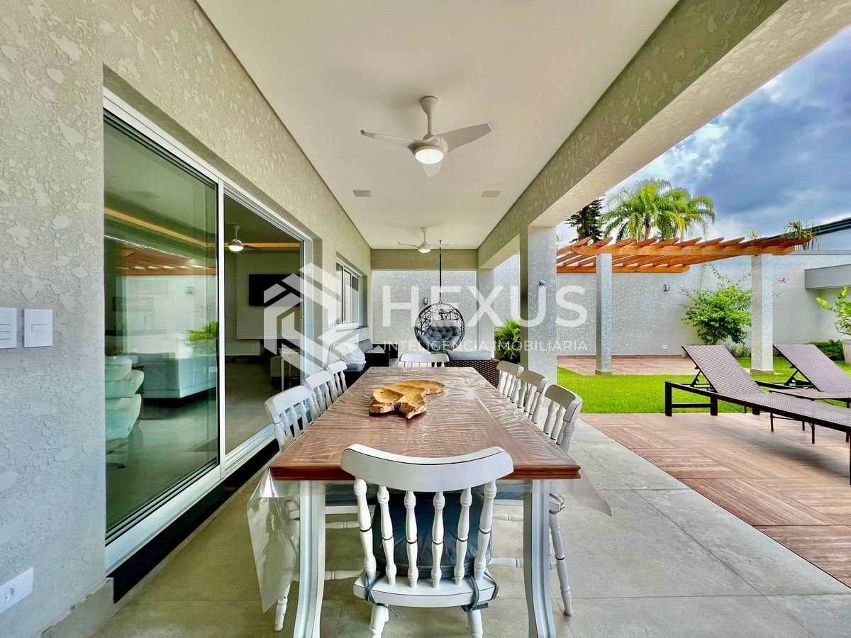 Foto 4 de Casa reformada de alto padrão com piscina e área gourmet no Jardim Acapulco, Guaruja