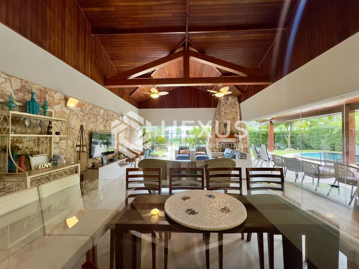 Foto 4 de Casa com piscina e área gourmet no Condomínio Granville na Praia da Enseada, Guaruja