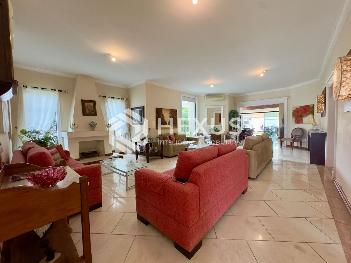 Foto 5 de Casa reformada com varanda piscina e área gourmet no Granville a 700m da praia na Enseada, Guarujá