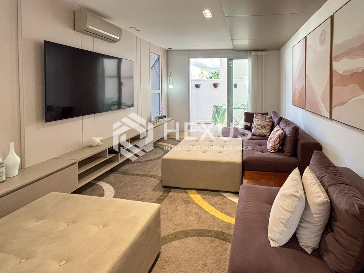 Foto 5 de Casa de alto padrão com varanda piscina e lazer no Jardim Acapulco, Guarujá