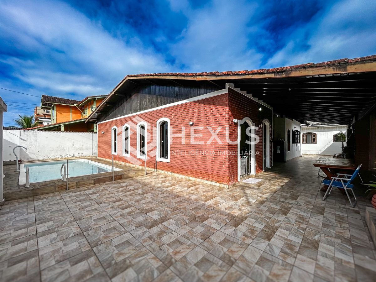 Foto 3 de Casa a 700m da praia na Enseada, Guarujá