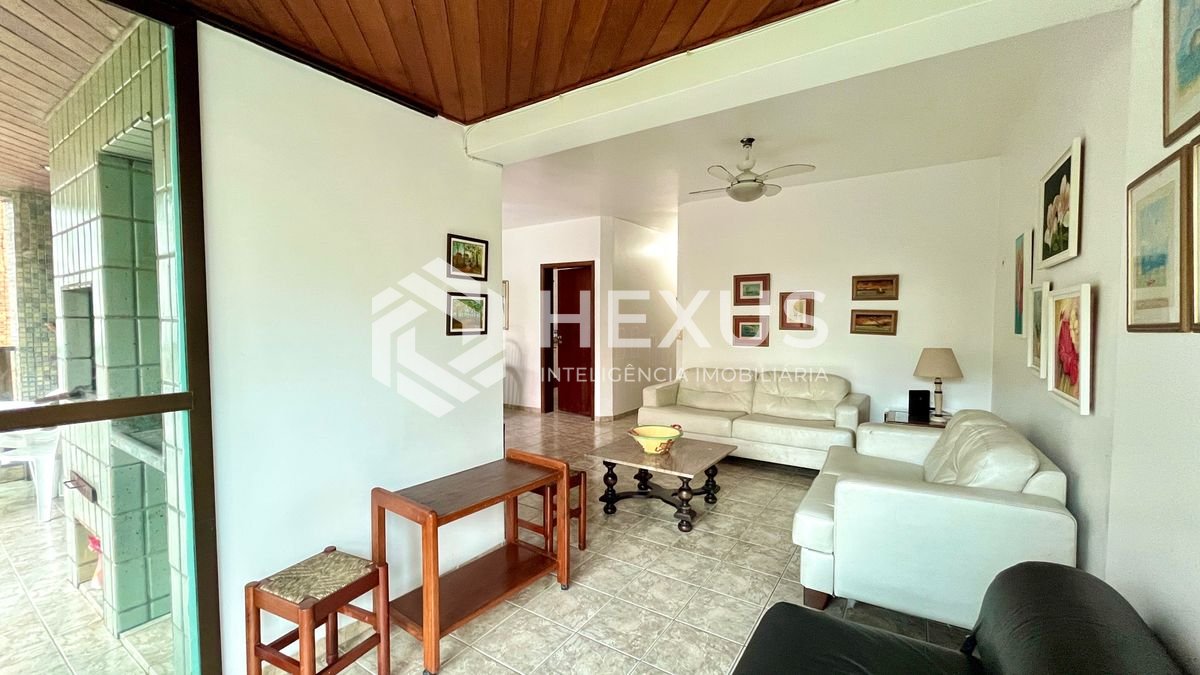 Foto 4 de Apartamento reformado com varanda gourmet e lazer nas Pitangueiras, Guarujá