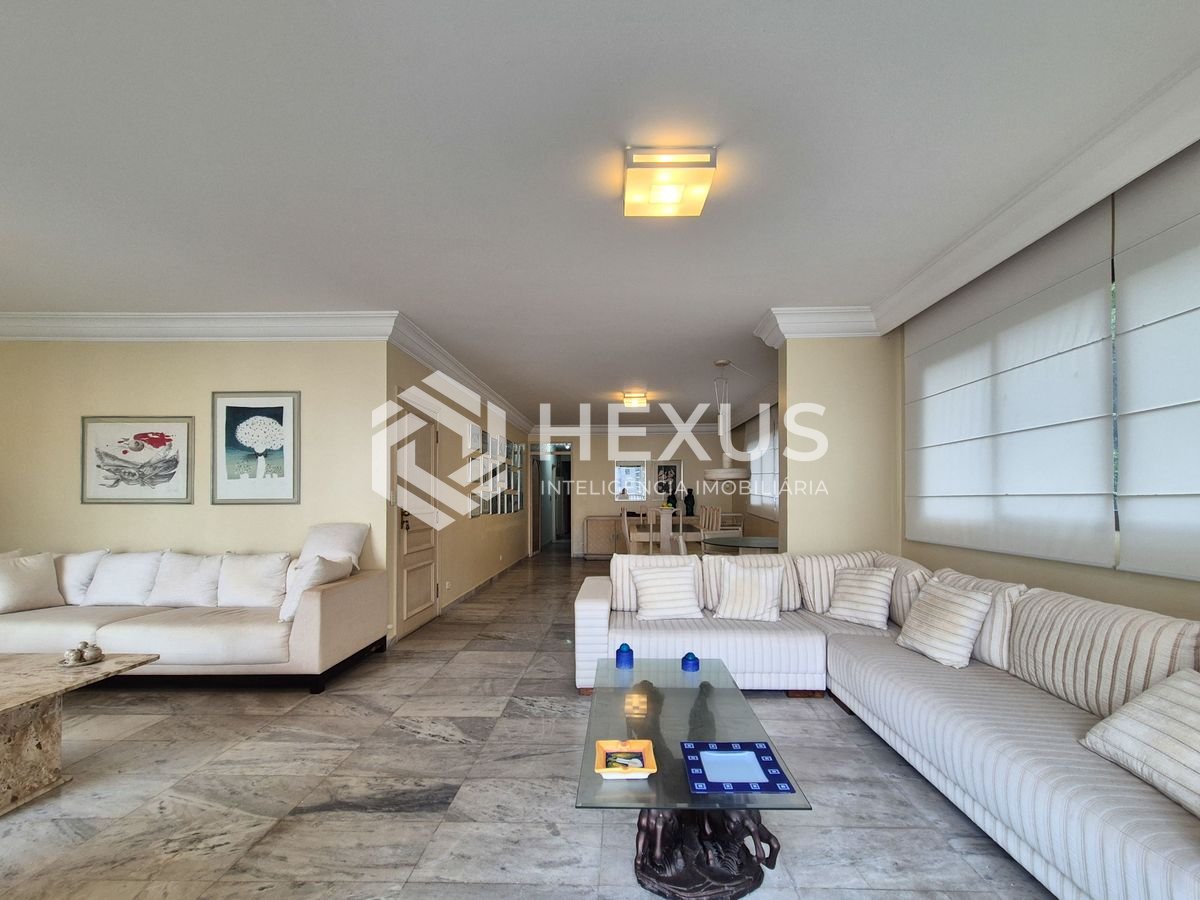 Foto 3 de Apartamento com varanda vista mar a 1 quadra da praia nas Pitangueiras, Guarujá