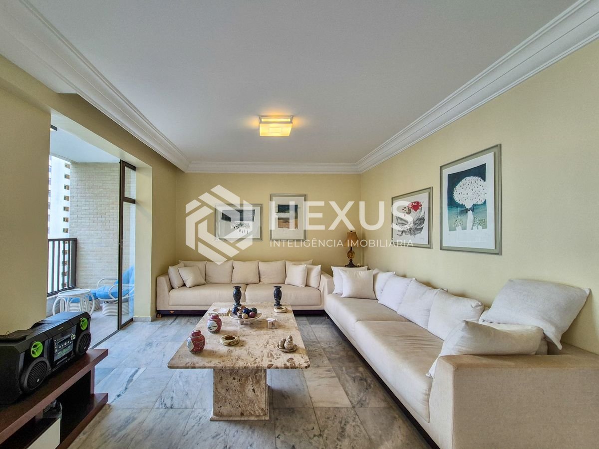 Foto 5 de Apartamento com varanda vista mar a 1 quadra da praia nas Pitangueiras, Guarujá