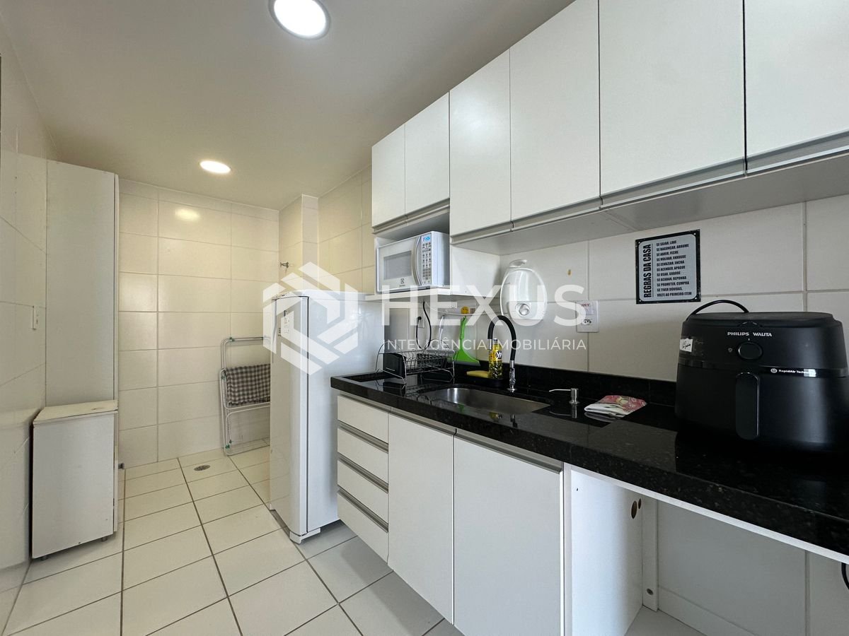 Foto 5 de Apartamento com varanda gourmet e vista mar a 600m da praia na Enseada, Guarujá