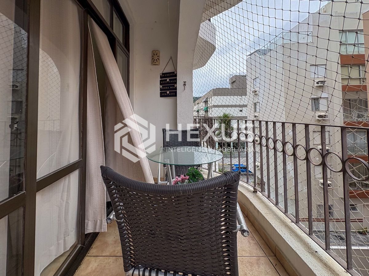 Foto 5 de Apartamento com varanda e lazer a 300m da praia na Enseada, Guarujá