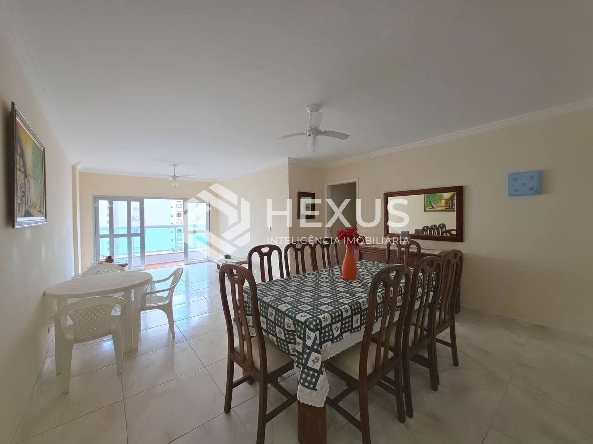 Foto 4 de Apartamento com varanda vista mar e lazer nas Pitangueiras, Guarujá