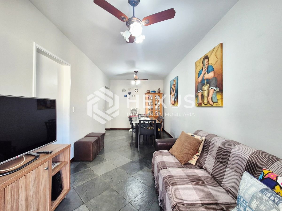 Foto 3 de Apartamento com varanda vista mar e lazer a 1 quadra da praia nas Pitangueiras, Guarujá