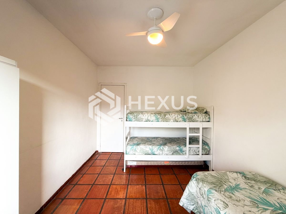 Foto 5 de Apartamento a 500m da praia na região da Vila Júlia na Enseada, Guarujá