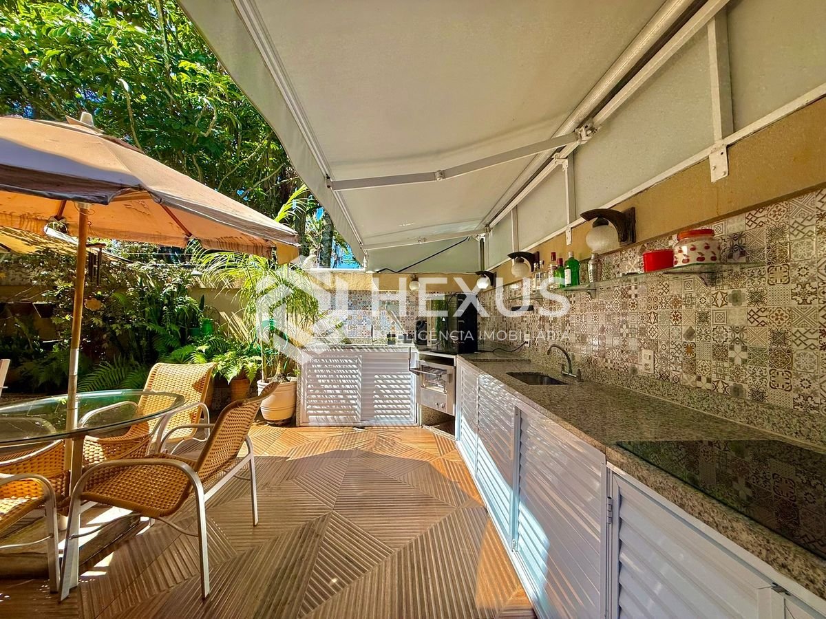 Foto 4 de Apartamento frente mar com varanda gourmet vista mar e lazer na Enseada, Guarujá