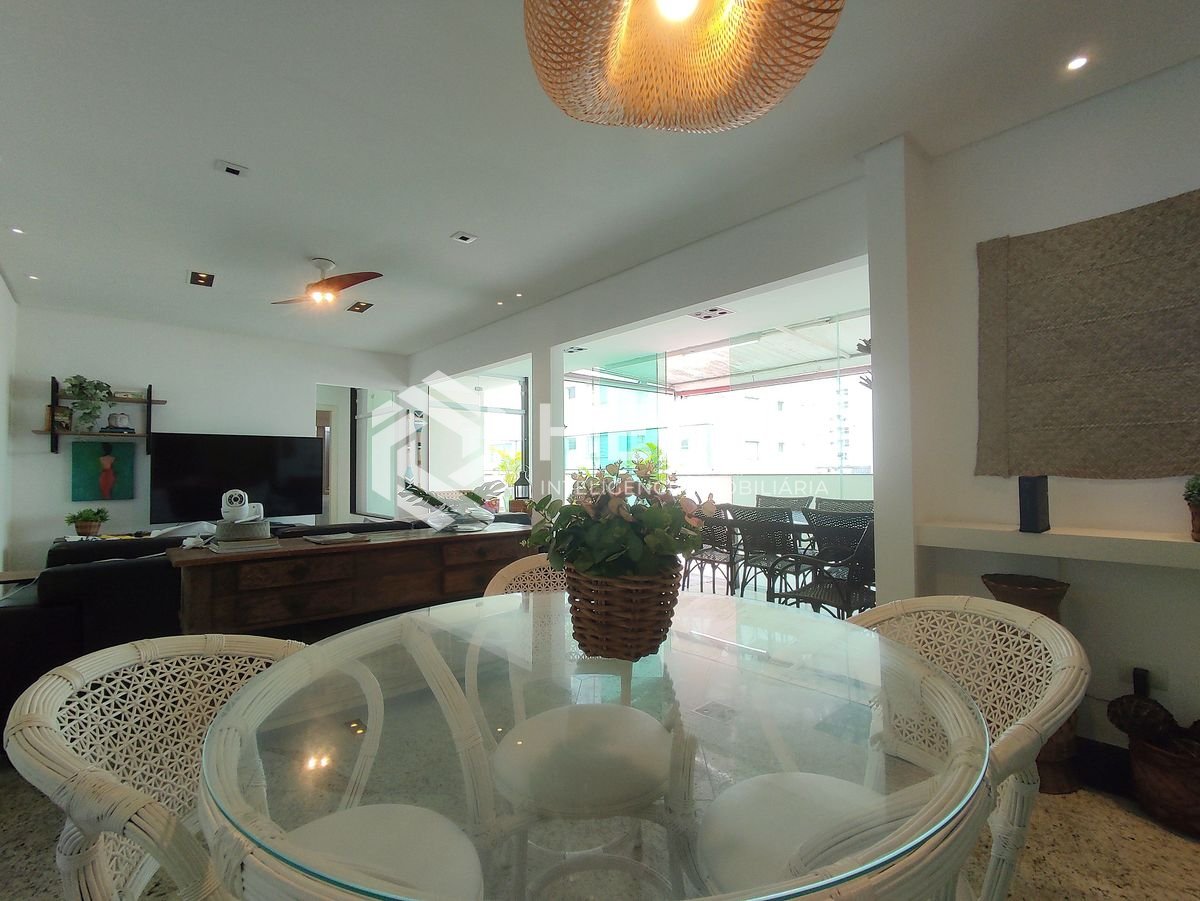 Foto 5 de Cobertura Penthouse reformada com varanda gourmet e despesas baixas na Praia das Asturias, Guaruja