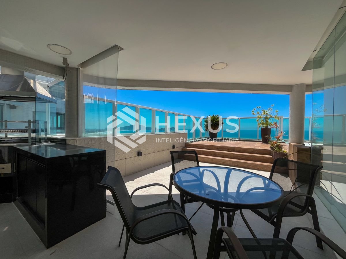 Foto 4 de Cobertura de alto padrão frente mar com piscina e área gourmet na Praia das Pitangueiras, Guaruja
