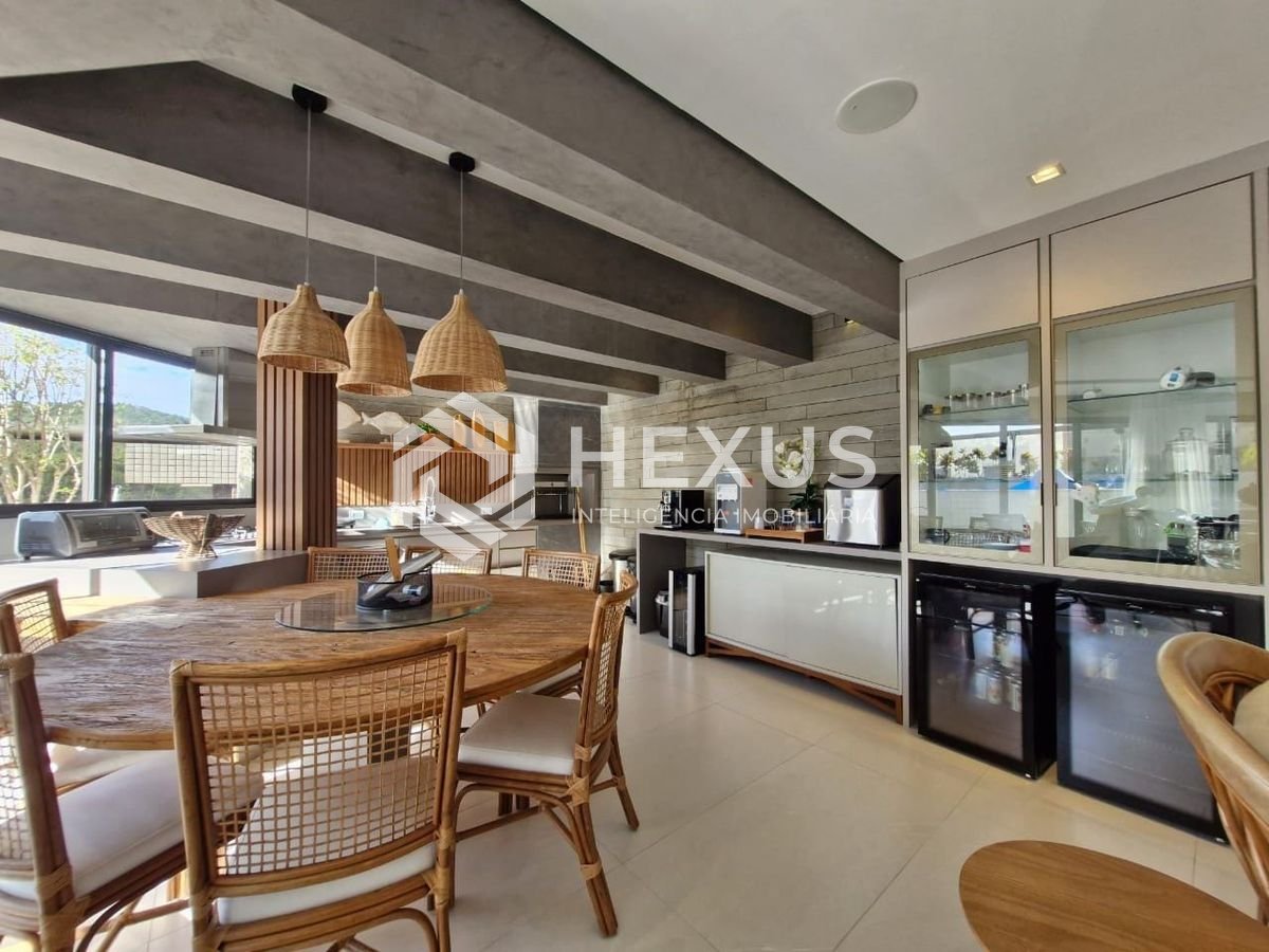 Foto 4 de Cobertura Duplex reformada com piscina e churrasqueira e vista mar na Praia das Asturias, Guaruja