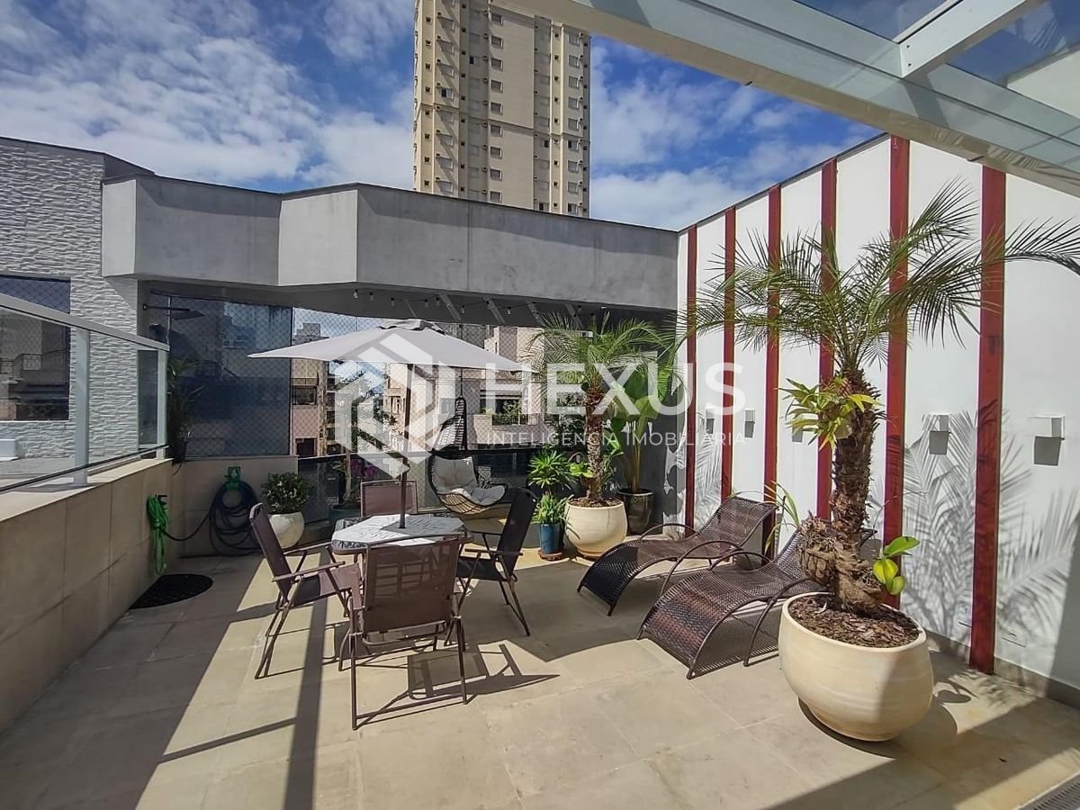 Foto 3 de Cobertura penthouse reformada com varanda gourmet e lazer na Praia da Enseada, Guaruja